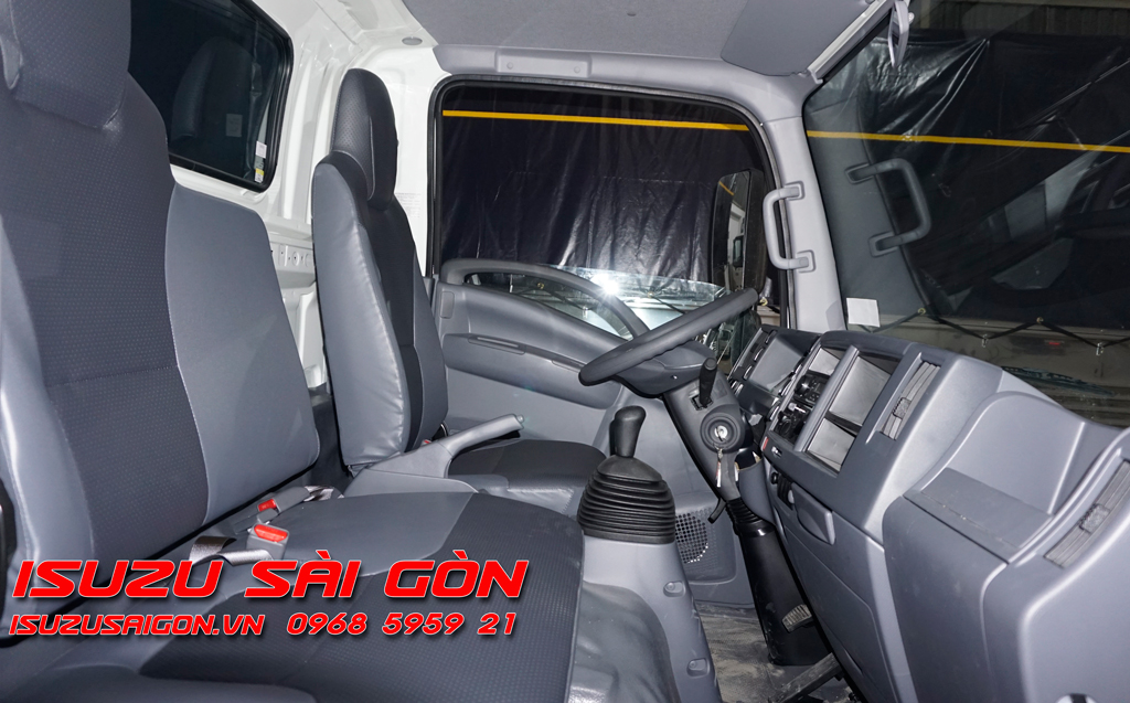Xe Tải Isuzu 1T9 Tấn QKR 230 Thùng Ngắn 3M6 8